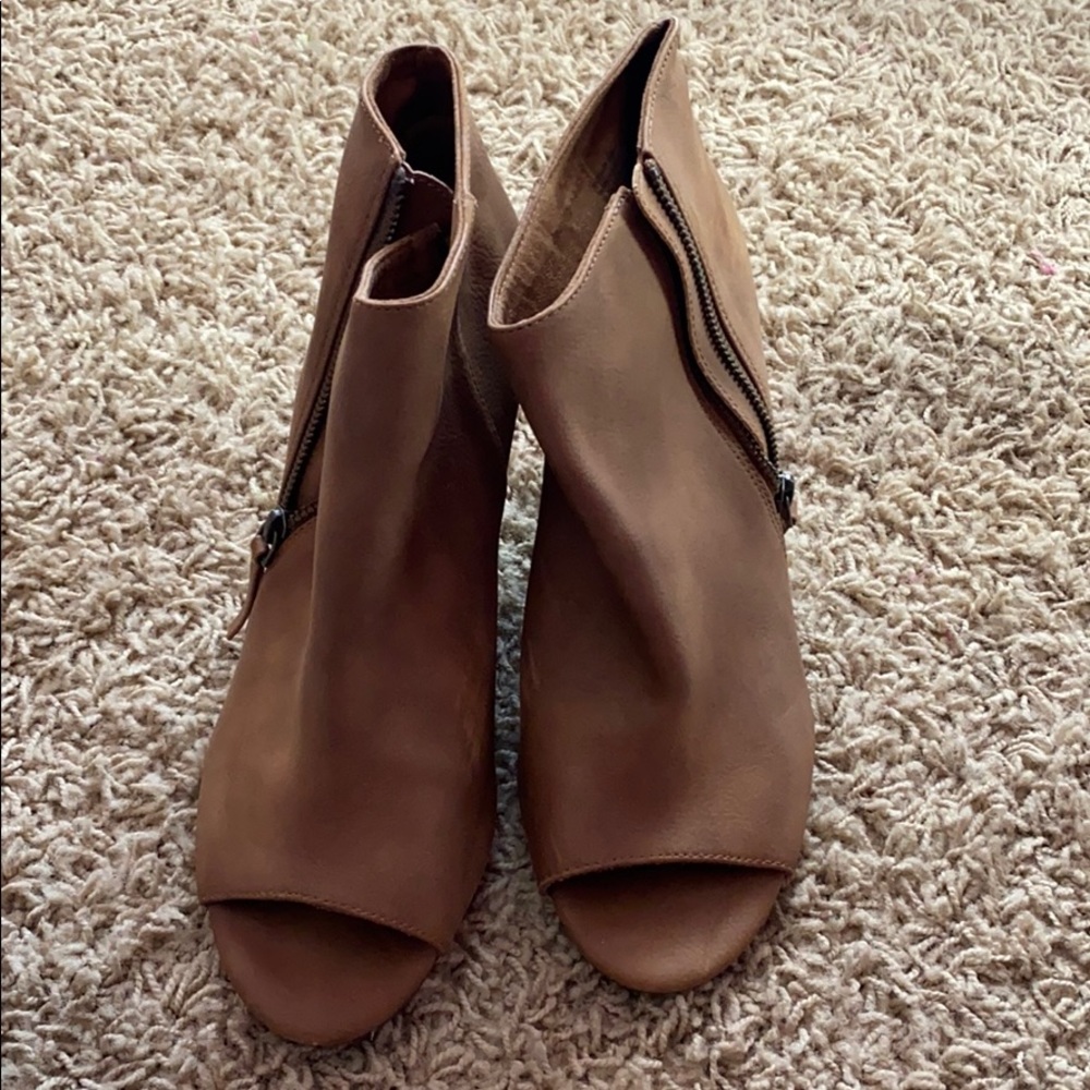 Open toed wedges